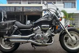 Honda, Magna 750 Custom, 2001