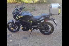 Bajaj, Dominar 400 negro mate, 2022