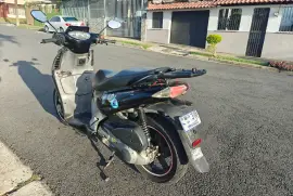 Aprilia, Sporticity Cube 300, 2011 Aprilia, Sporticity Cube 300, 2011