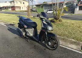 Aprilia, Sporticity Cube 300, 2011 Aprilia, Sporticity Cube 300, 2011