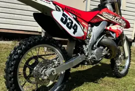 Honda, 2007 Honda CR125R 2 stroke racing Dirt Bike Motocross Supercross Red Fast, 2007