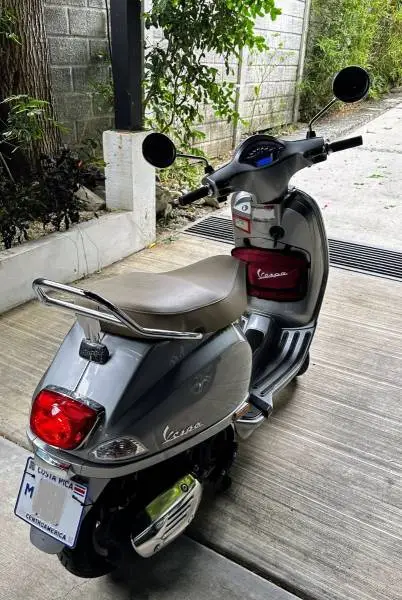 Vespa, VLX, 2023
