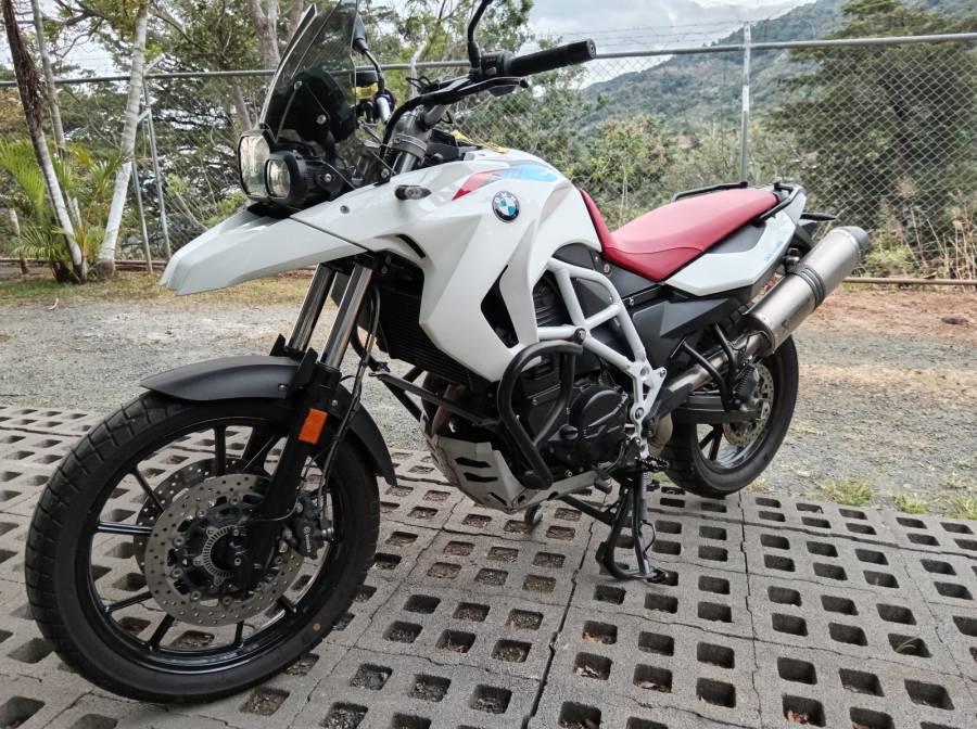 bmw 800 2018