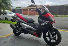Aprilia, SR MAX 300, 2015