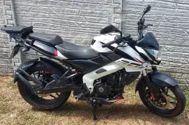 Bajaj, Pulsar NS 200, 2022