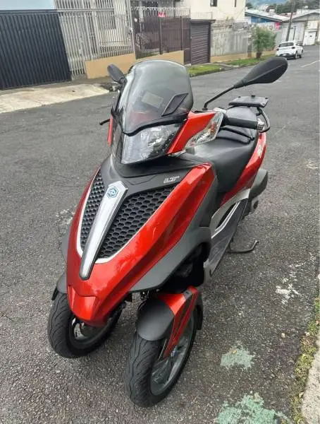 Piaggio, MP3, 2015