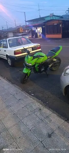 Kawasaki, Z750, 2004