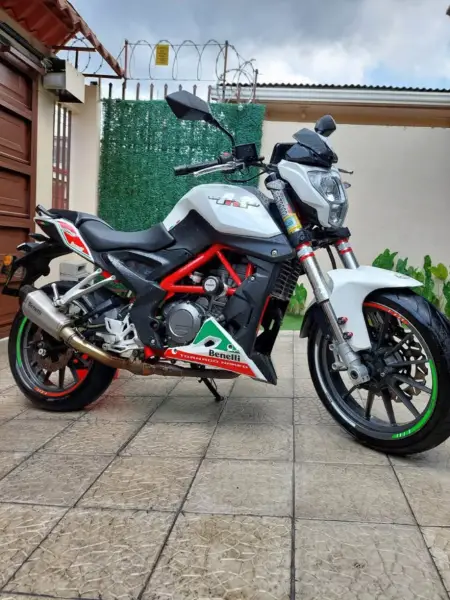 Benelli, TNT 25, 2017