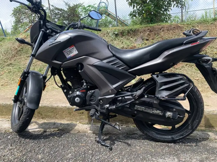 Honda, Unicorn, 2023