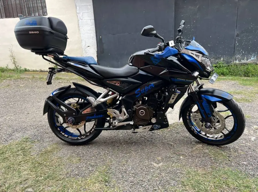 Bajaj, Pulsar NS200, 2016