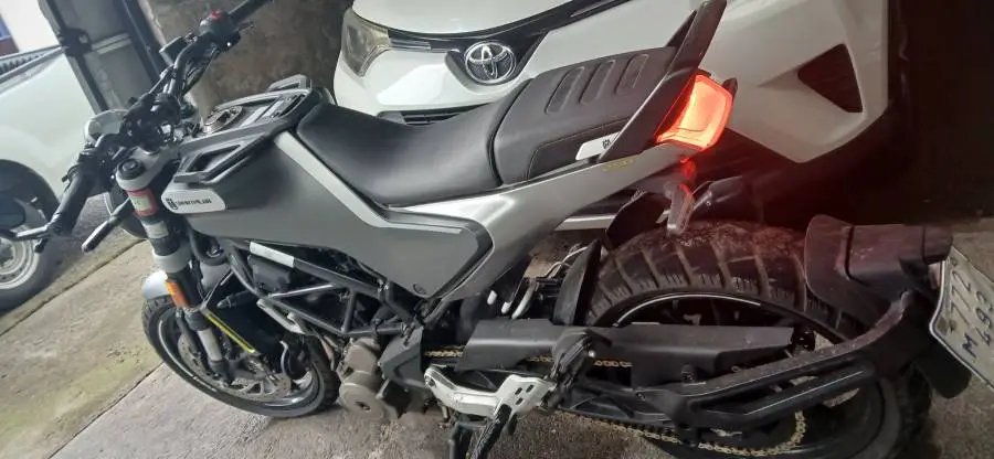 Husqvarna, SVARTPILEN, 2021
