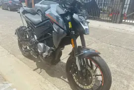 CFMoto, 300 NK (400km), 2025