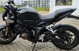 Honda, CB650R e-clutch, 2025