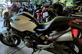 Ducati, Monster 696, 2010