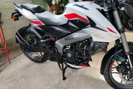 Bajaj, Pulsar NS 200 , 2025