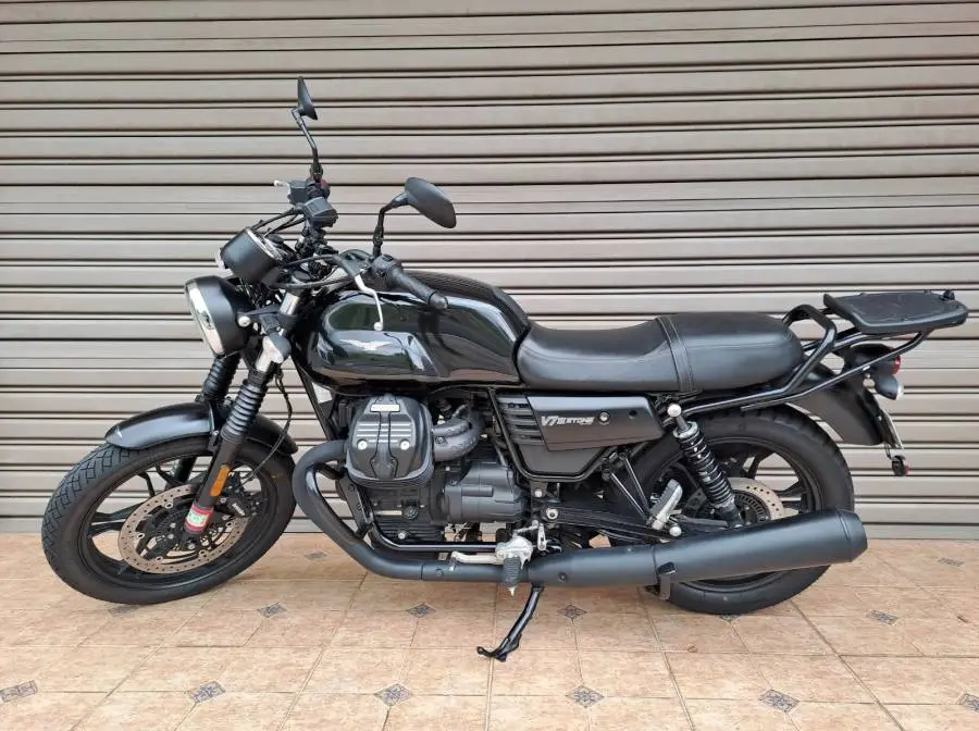 Moto Guzzi, V7 III Stone, 2017