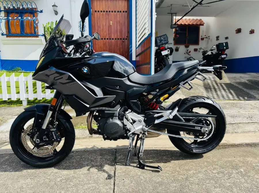 BMW, F900XR 2025 VERSION FULL TRIPLE BLACK, 2025