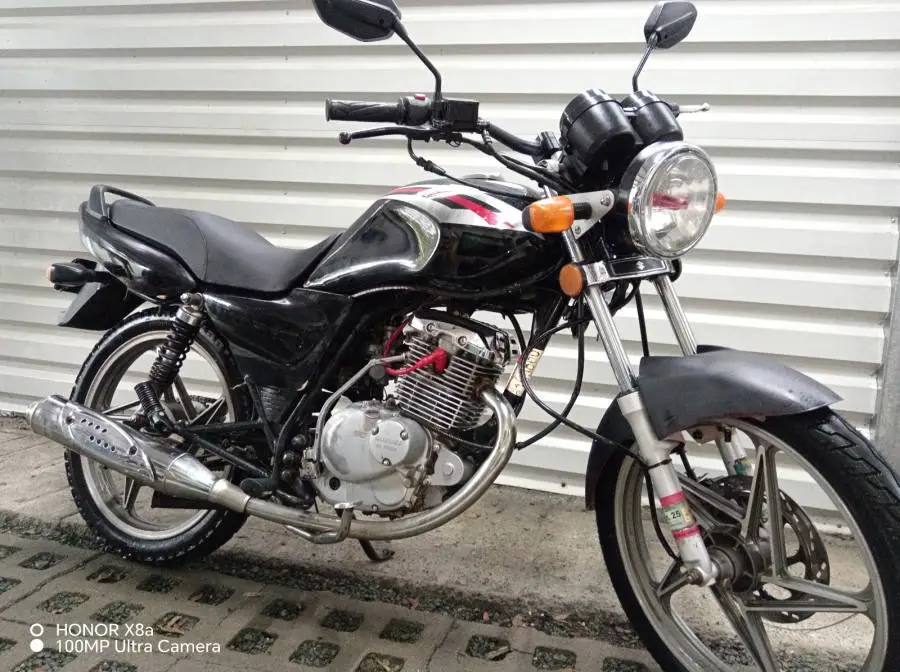 Suzuki, EN 2004, 2004
