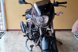 Bajaj, Pulsar 180, 2022