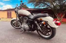 Harley-Davidson, Sporster 883 Superlow, 2011