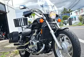 Honda, Magna 750 Custom, 2001