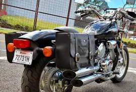 Honda, Magna 750 Custom, 2001