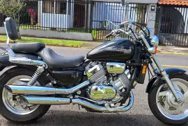 Honda, Magna 750 Custom, 2001
