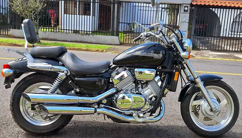 Honda, Magna 750 Custom, 2001