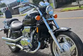 Honda, Magna 750 Custom, 2001