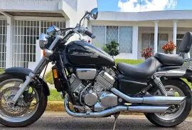 Honda, Magna 750 Custom, 2001