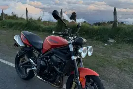 Triumph, Street Triple R, 2010